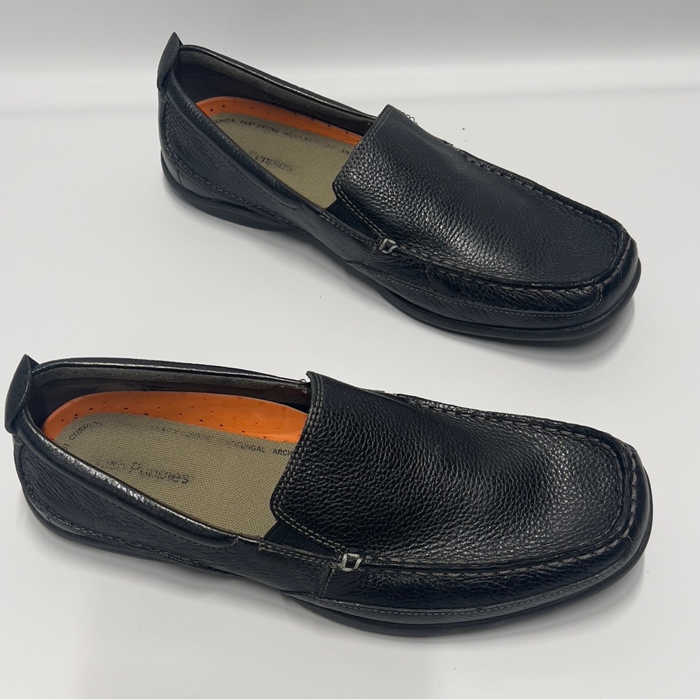 HUSH PUPPIES Men’s size 10 Black Slip On Leather Loafers